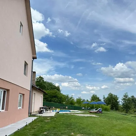 Apartment Kares House *